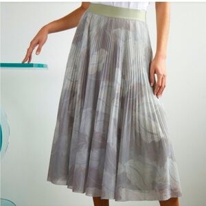 Aritzia Wilfred Green Gray Floral Pleated Midi Skirt Size 1X